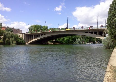 Pont de Joinville-le-Pont micro-crèche Minilions